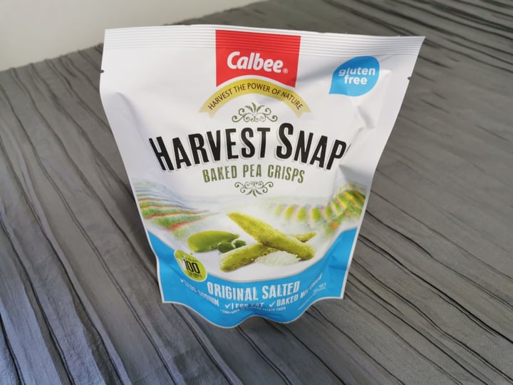 photo of Calbee Harvest Snaps Baked Pea Crisps shared by @alexey on  19 Apr 2020 - review
