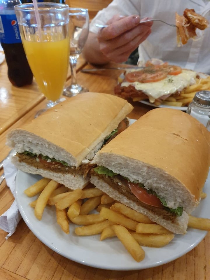 photo of Dolce Vita Sandwich de seitán en tiras shared by @sofia99fernandez on  22 Aug 2019 - review