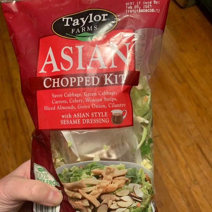 photo of Taylor Farms Asian Cashew Chopped Salad Kit shared by @keeponveganon on  01 May 2021 - review