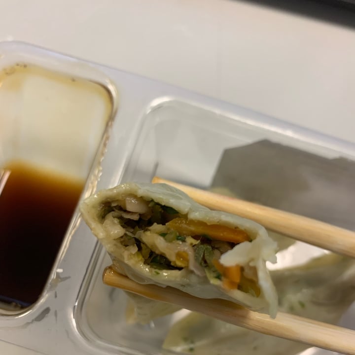 review photo of Marks & Spencer Food (M&S) Vegetable gyozas shared by @tsollis on 06 Apr 2022 - review
