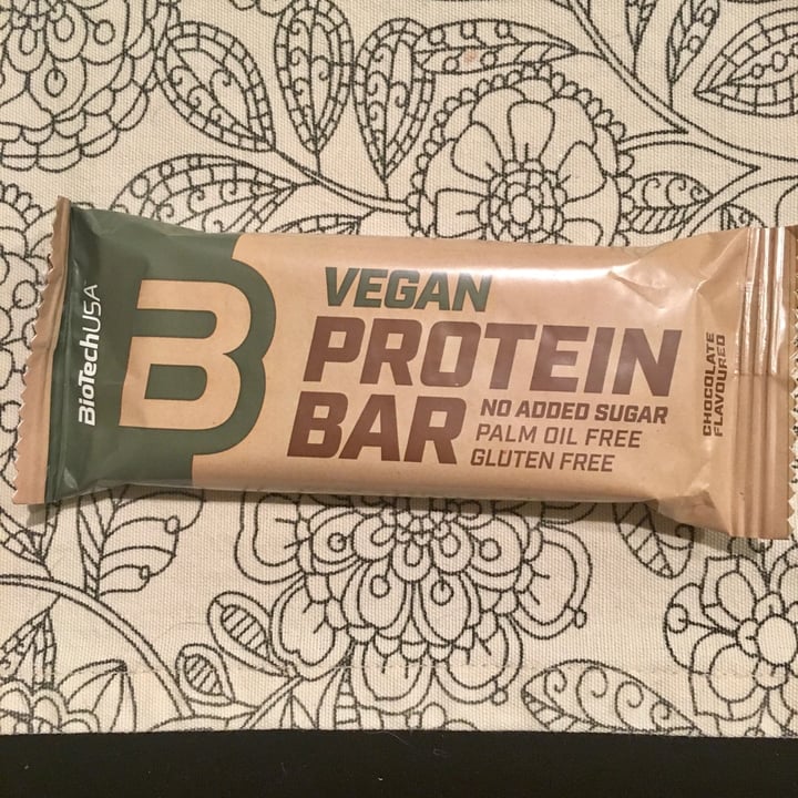 photo of BioTechUSA Protein bar chocolate shared by @comocomervegetales on  16 Aug 2021 - review