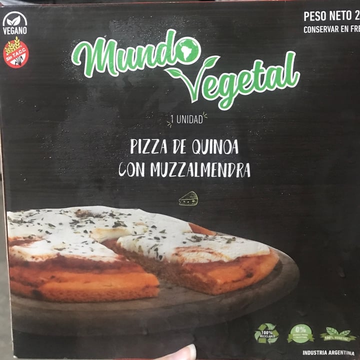 photo of Mundo Vegetal Pizza De Quinoa Con Muzzalmendra shared by @mazulck on  11 Jan 2023 - review