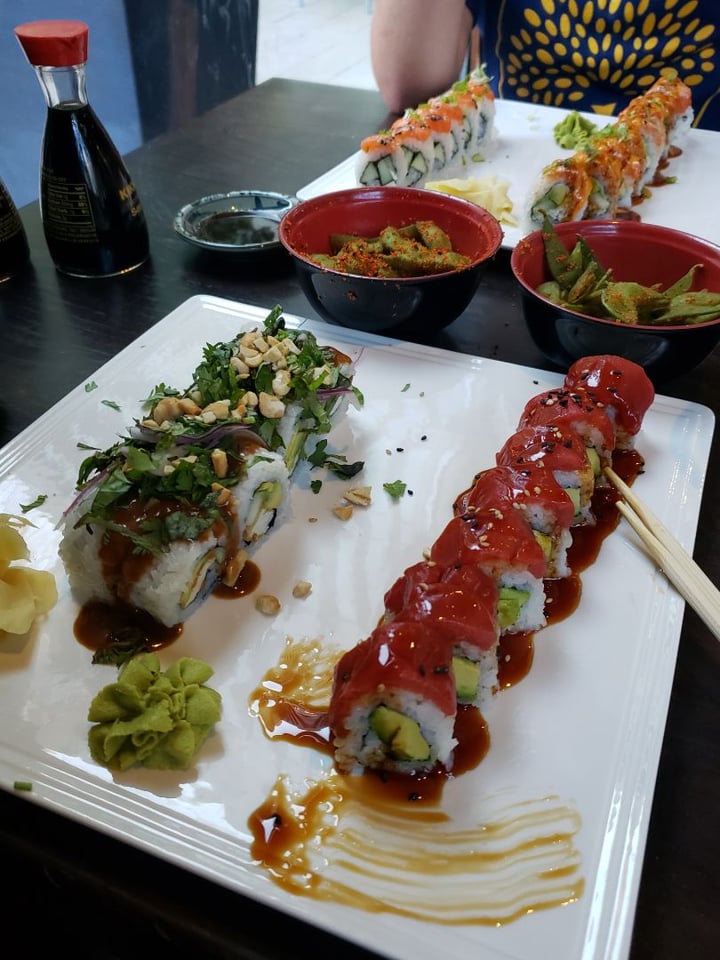 review photo of Blue Sushi Sake Grill Thai Hippie (Vegan Maki) shared by @optaisamme on 08 Dec 2019 - review