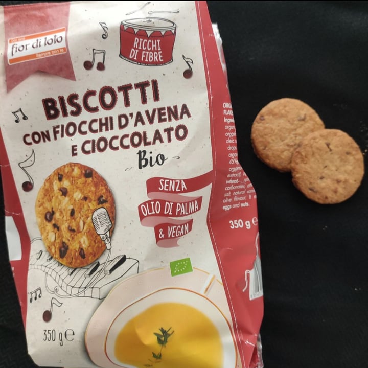 photo of Fior di Loto Biscotti Con Fiocchi D’avena E Cioccolato shared by @giadamezzanotte on  06 Jun 2022 - review