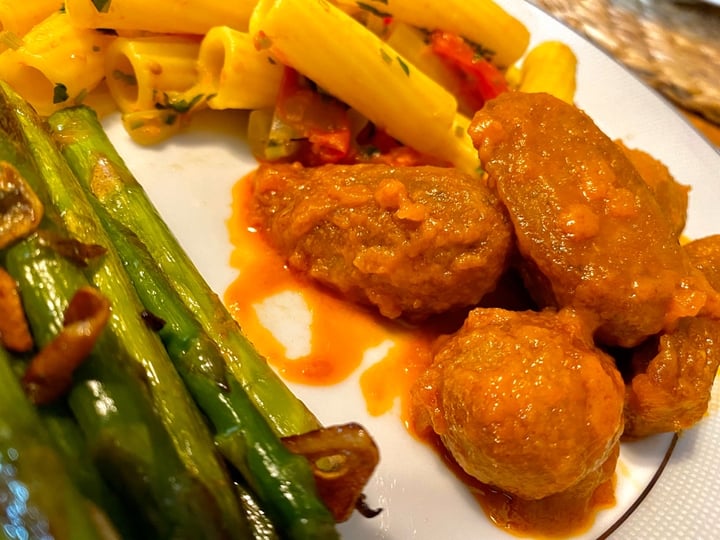 photo of Field Roast Buffalo Wings shared by @raffi on  10 Mar 2020 - review