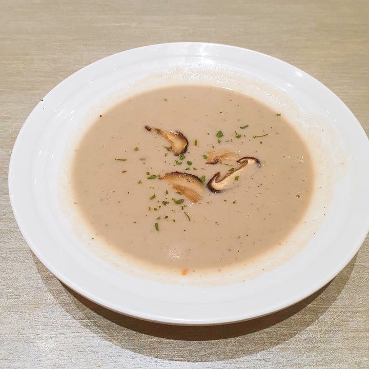 photo of Flavours by Saute Cashew Mushroom Soup shared by @iloveveggies on  22 Nov 2021 - review