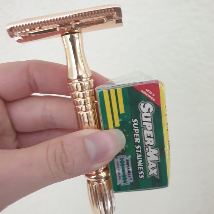 photo of A GreenBlue Life Rose Gold Safety Razor shared by @anomaloustrin on  14 Dec 2021 - review