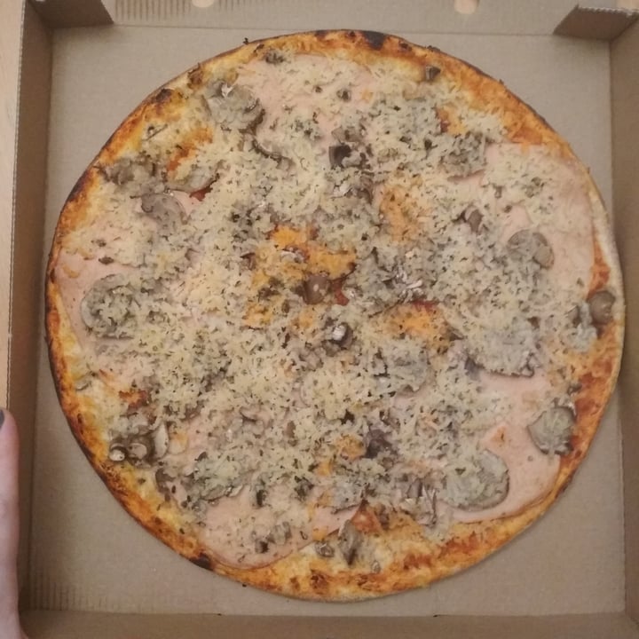photo of Dolce Pizza y Los Veganos Pizza prosciutto e funghi shared by @lide on  16 Jan 2021 - review