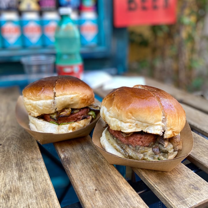 review photo of Hook No Flag Food Panino con Burger vegano shared by @esternuzzo on 30 Oct 2022 - review