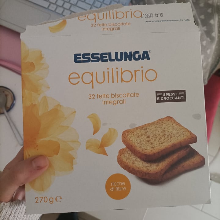 photo of Esselunga equilibrio fette biscottate integrali shared by @cecinestpasfra on  26 Oct 2022 - review