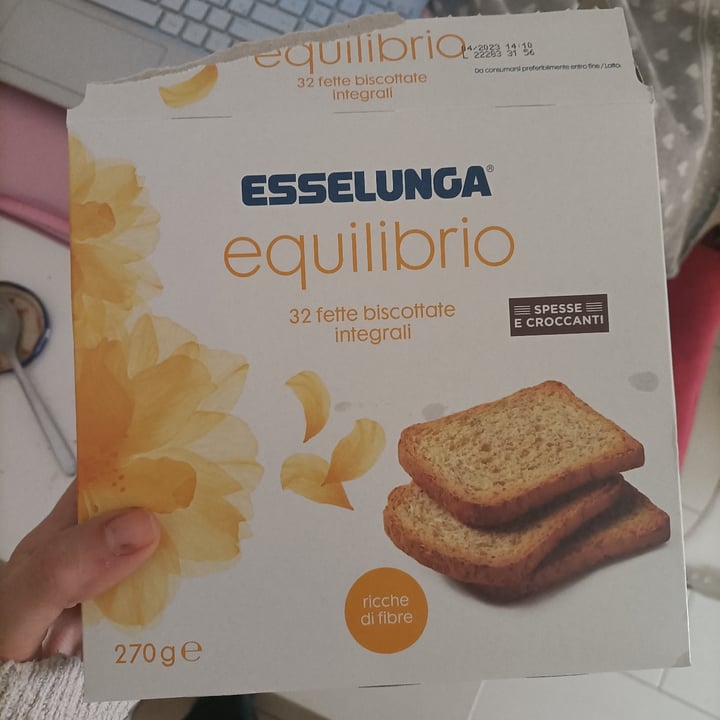 review photo of Esselunga equilibrio fette biscottate integrali shared by @cecinestpasfra on 26 Oct 2022 - review