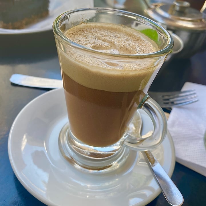 photo of Fifi Almacén Café con leche shared by @majitosarasola on  21 Feb 2021 - review