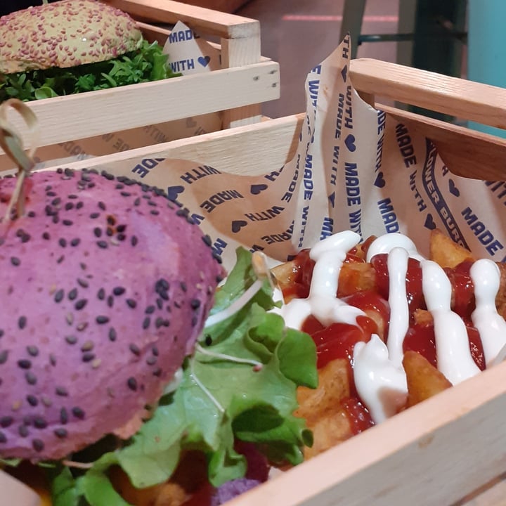 review photo of Flower Burger Cheesy Cecio shared by @larissa90 on 14 Mar 2022 - review
