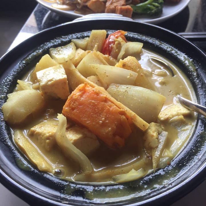photo of Jasmine 26 Restaurant and Bar Yellow Curry shared by @klombard on  07 Aug 2018 - review