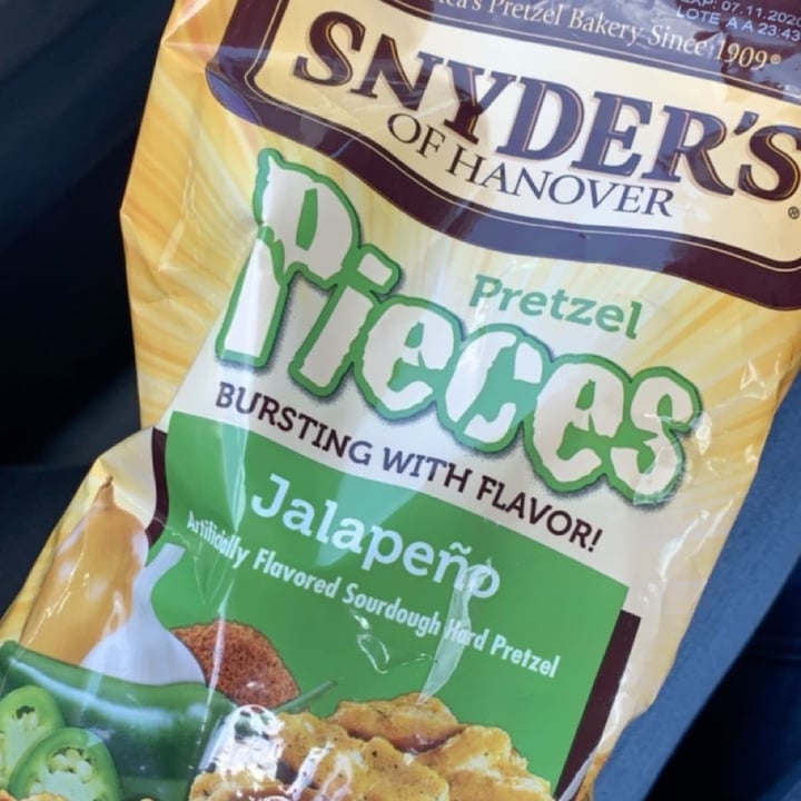 photo of Snyder's of Hanover Pretzel Pieces (Jalapeño) shared by @priiya on  28 Jun 2021 - review