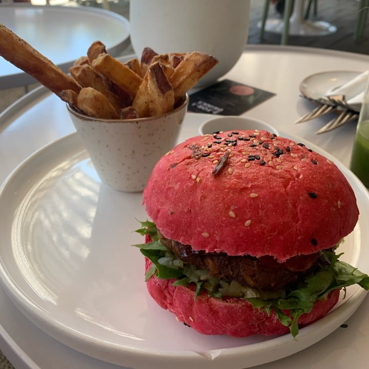 photo of Scheckter's RAW Gourmet The Raw Burger shared by @robin-lee on  24 May 2022 - review