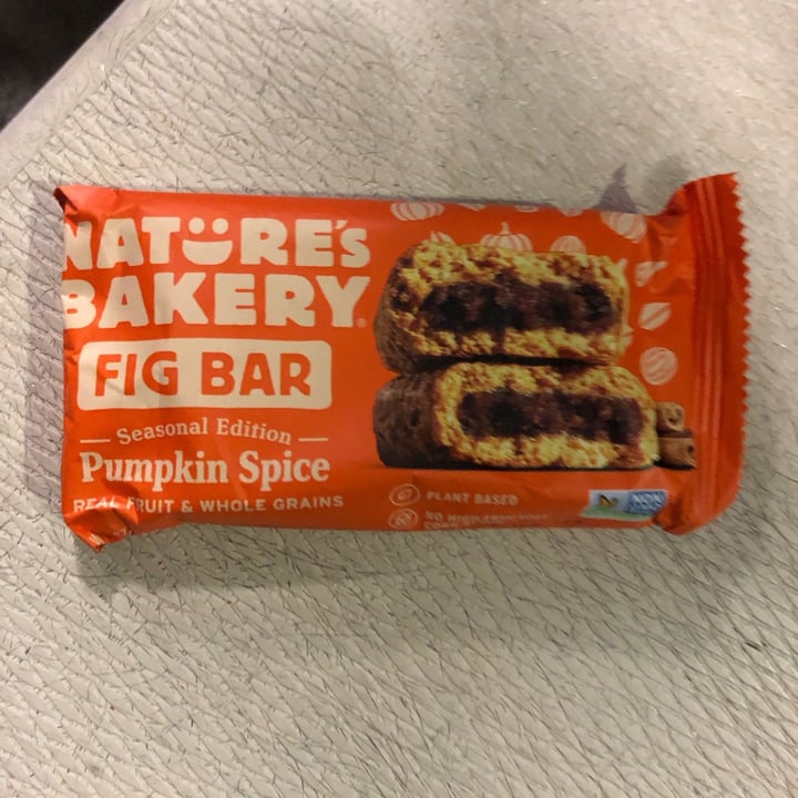 photo of Nature's Bakery Pumpkin Spice Fig Bar shared by @animallovergd on  15 Oct 2022 - review