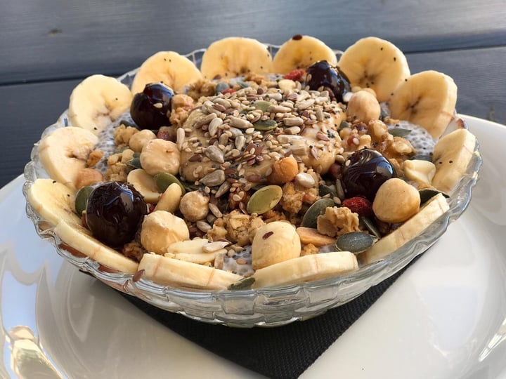 photo of Surla Chia and Fruit Bowl shared by @abswans on  18 Dec 2018 - review