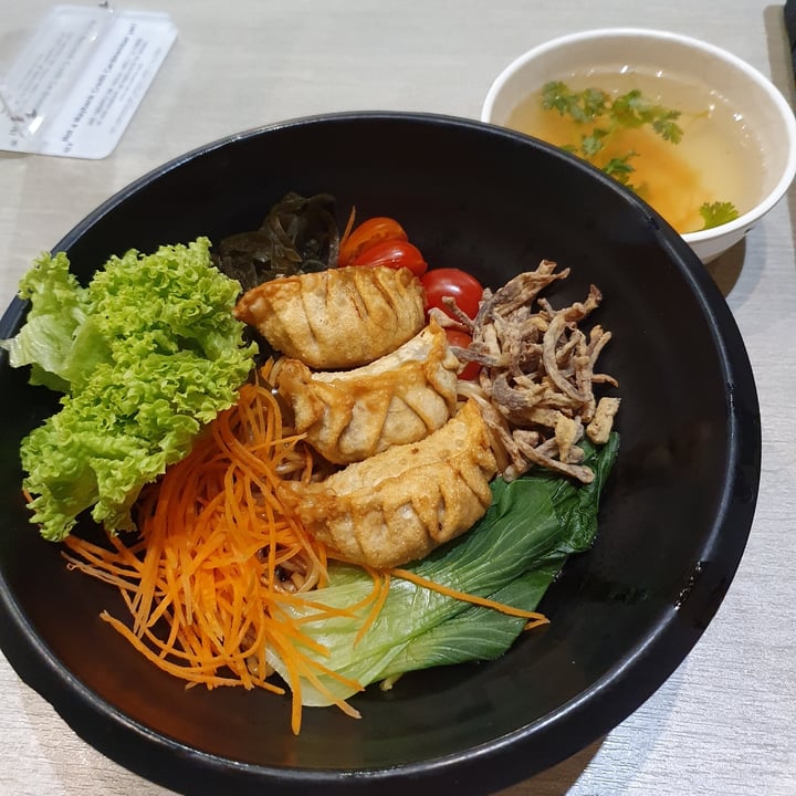 photo of Flavours by Saute Dry Ramen Handmade Dumplings shared by @ybgfry on  06 Jun 2021 - review