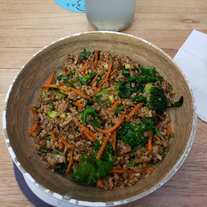 photo of Te Quiero Quinoa Vegan Bowl shared by @juliotejeida on  20 Dec 2020 - review