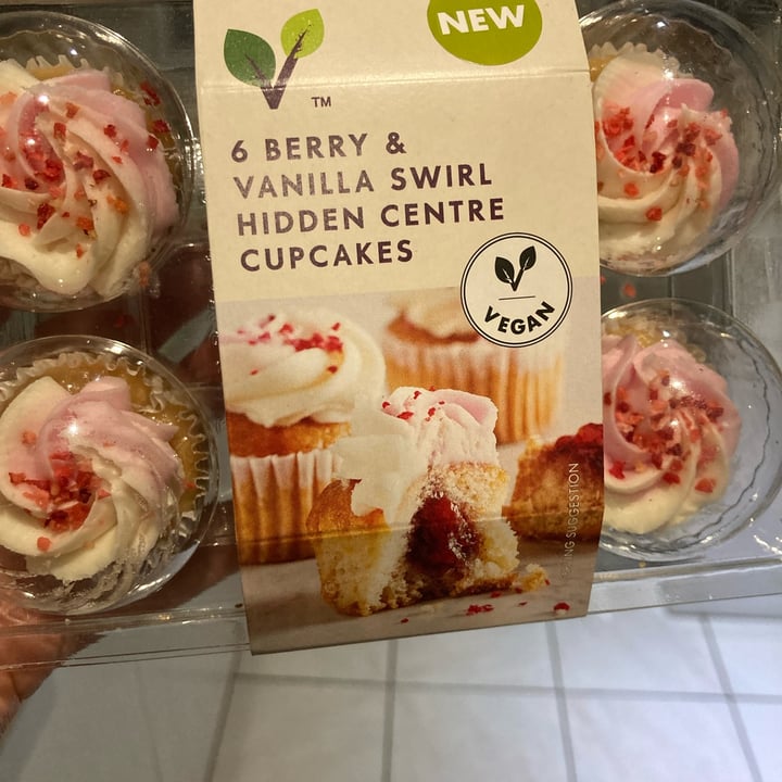 photo of Woolworths Food Berry and Vanilla Swirl Hidden Center Cupcakes shared by @lagrange on  27 Nov 2021 - review
