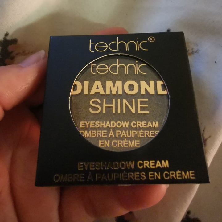 review photo of Technic diamond shine eyeshadow cream shared by @hannahfaye on 14 Jul 2022 - review