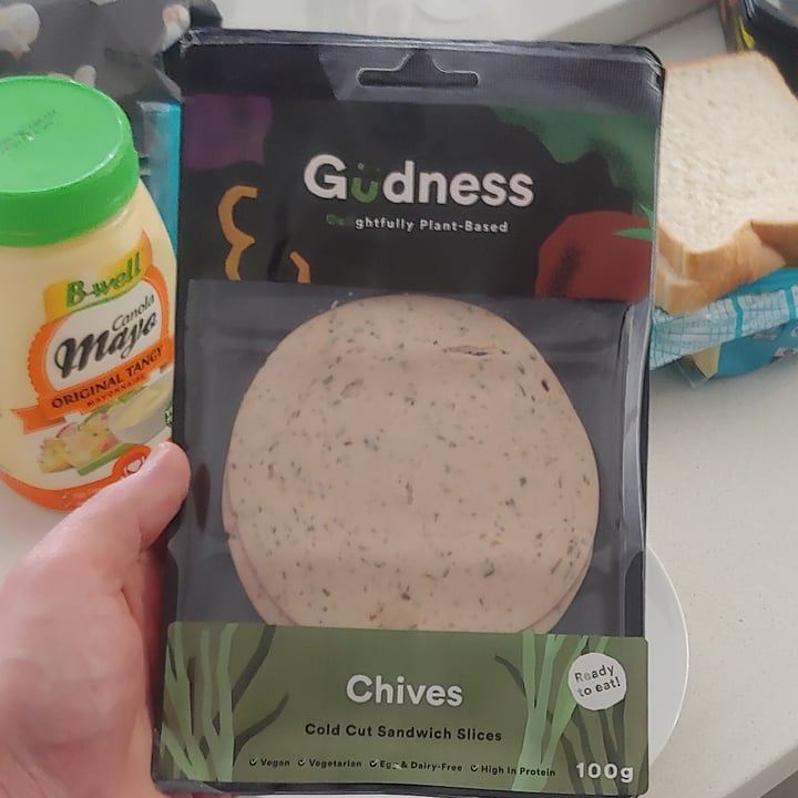 photo of Gudness Plant-Based Deli Chives Cold Cut Sandwich Slices shared by @chado on  31 Oct 2021 - review