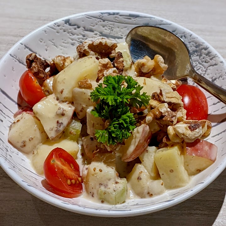 photo of iVegan Waldorf Salad shared by @xinru-t on  18 Sep 2022 - review