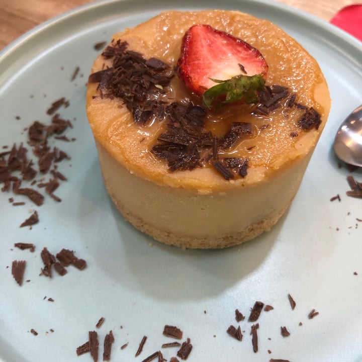 photo of Greendot PAYA LEBAR SQUARE Rare Seasalt Caramel Cheesecake shared by @soy-orbison on  10 Apr 2021 - review