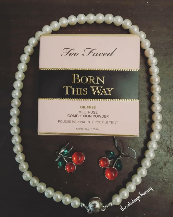 photo of Too Faced Maquillaje En Polvo shared by @thevintagebunny on  26 Feb 2020 - review