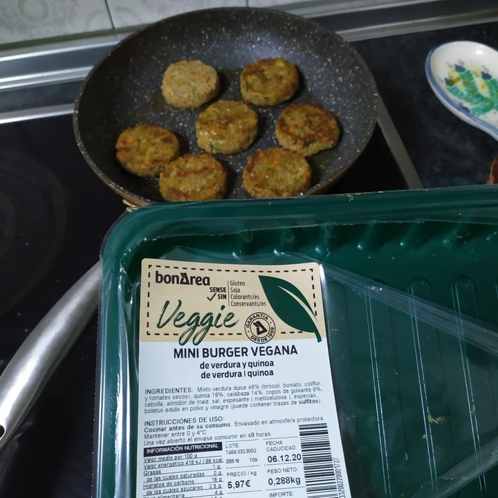 photo of BonÀrea Mini burger vegana - verduras y quinoa shared by @violetapiruleta on  13 Jan 2021 - review