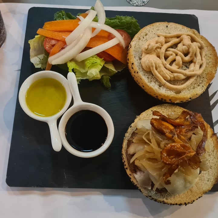 review photo of Americano Vegano Burger vegan shared by @pandina on 04 Oct 2021 - review