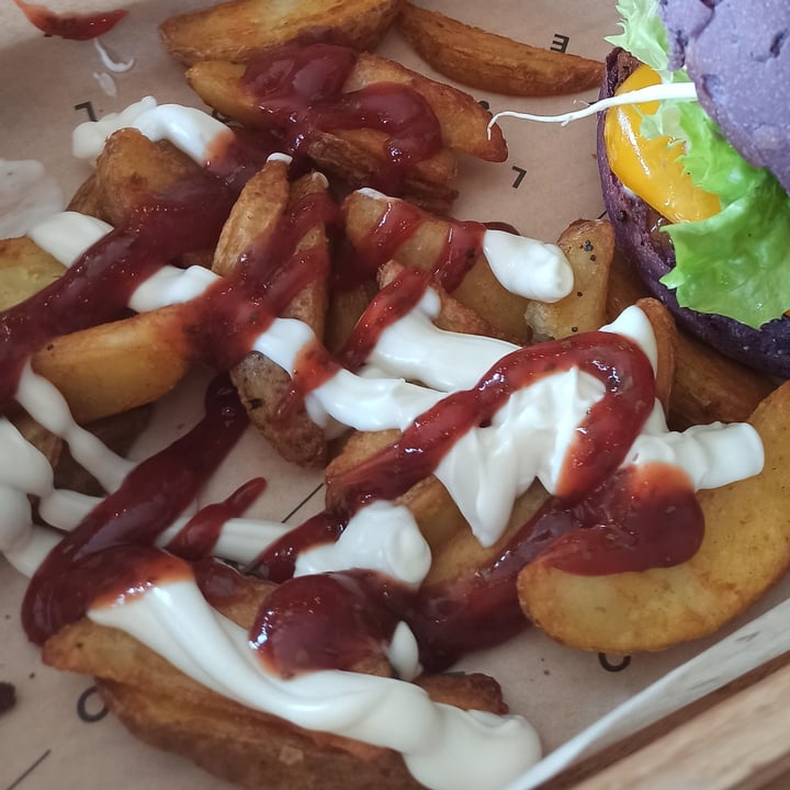 photo of Flower Burger Patate Savory shared by @savisara8 on  12 Mar 2022 - review