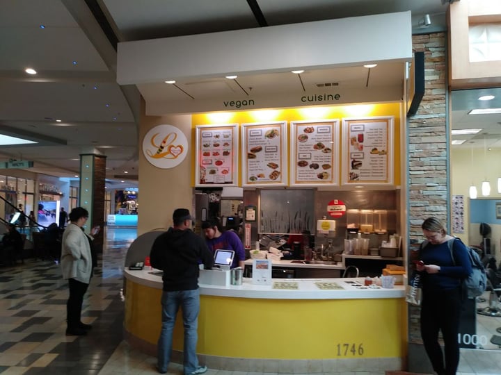 review photo of Loving Hut Classic Burger shared by @elementalv on 18 Feb 2020 - review