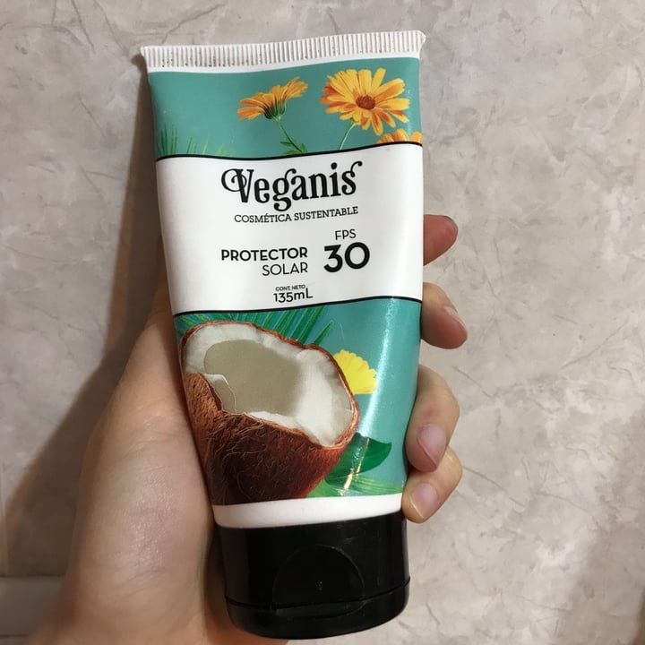 photo of Veganis Protector Solar FPS30 shared by @sofiadig on  28 Aug 2020 - review