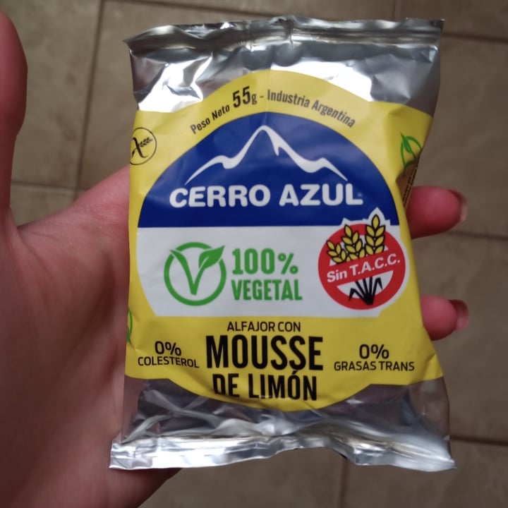 review photo of Cerro Azul Alfajor con Mousse de Limón shared by @valen18 on 03 Apr 2022 - review