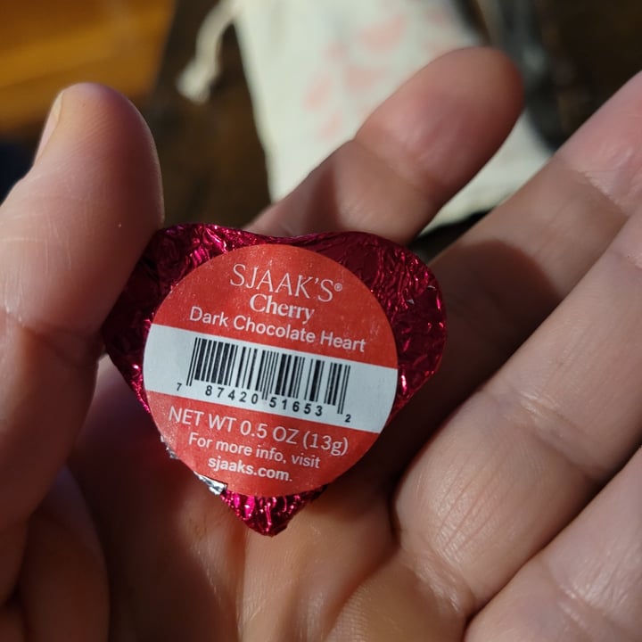 photo of Sjaak’s Organic Chocolates Cherry Dark Chocolate Heart shared by @laurelolson88 on  30 Jan 2022 - review