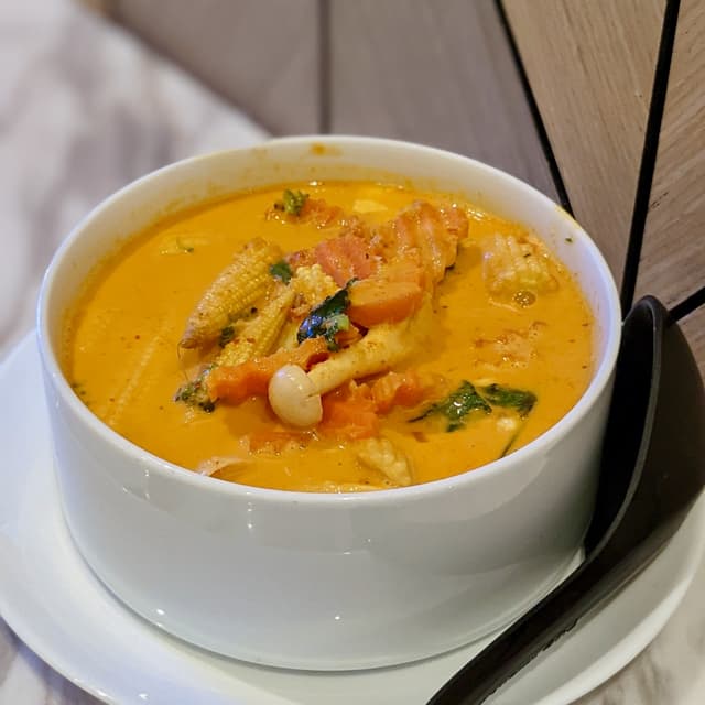 Foto del plato “Vegan Acacia Red Curry”