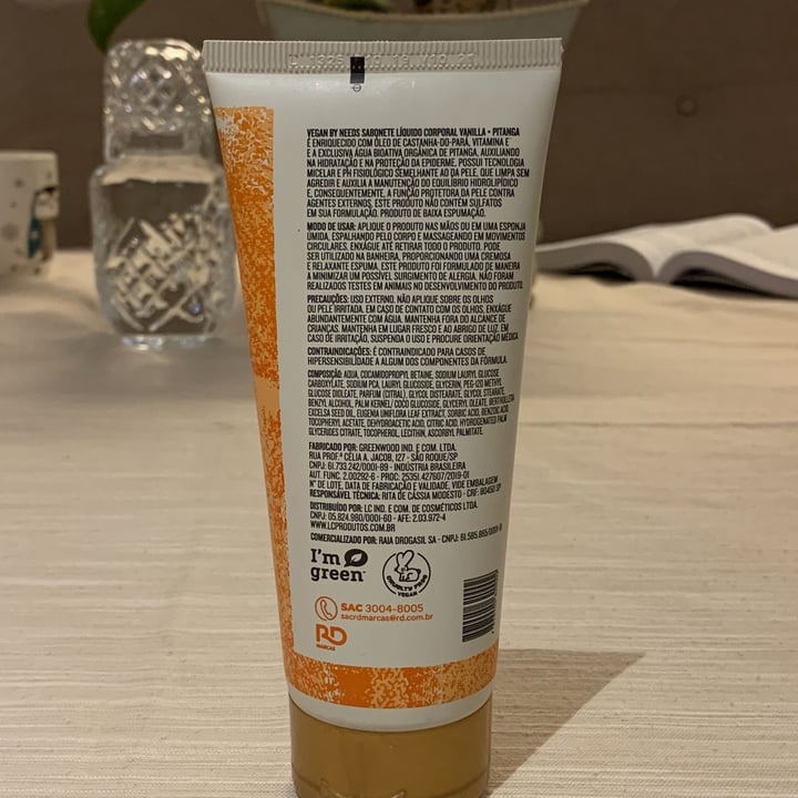 photo of Vegan by Needs sabonete liquido corporal vanilla + pitanga shared by @liberdade on  09 May 2022 - review