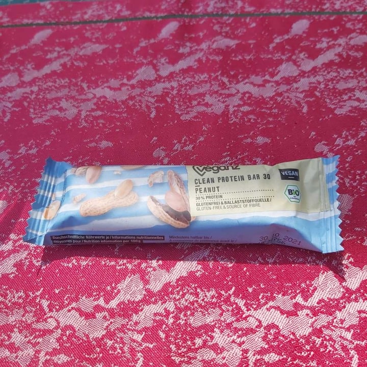 review photo of Veganz Clean Protein Bar Peanut shared by @tonja on 28 Apr 2021 - review
