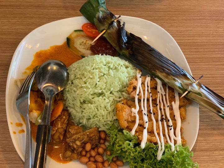 photo of Vegan Curry Rice with Mother Earth Otah with omnipork shared by @muni on  25 Oct 2019 - review