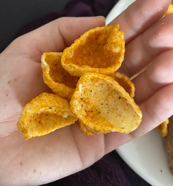 photo of Eat Real Hummus chips tomato & basil Flavour shared by @megsaj on  20 May 2020 - review
