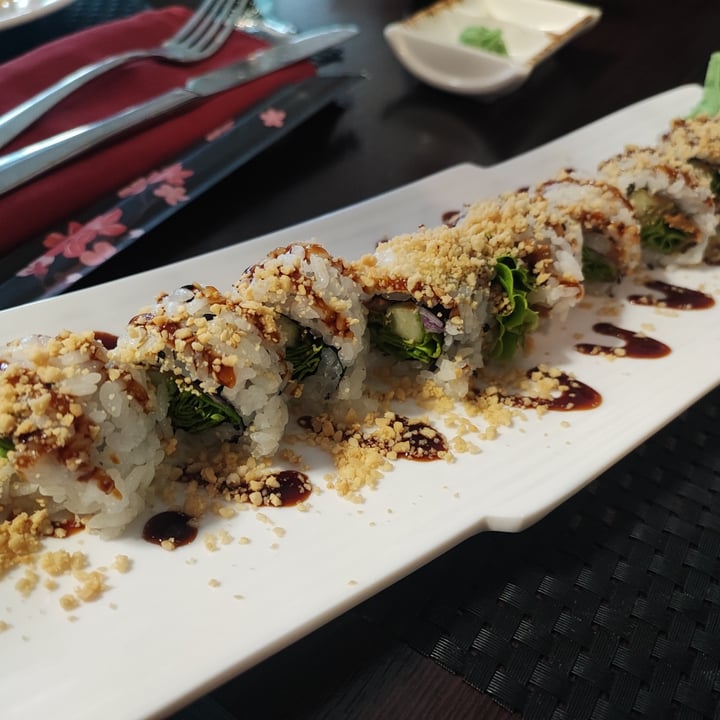 photo of Asia Fusion Sushi Peanuts Roll shared by @euberta89 on  26 Apr 2022 - review