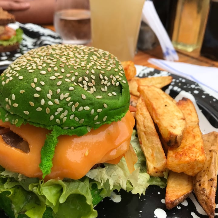 photo of Oh my Veggie Market & Natural Food Hamburguesa shared by @aixacabral on  24 Sep 2022 - review