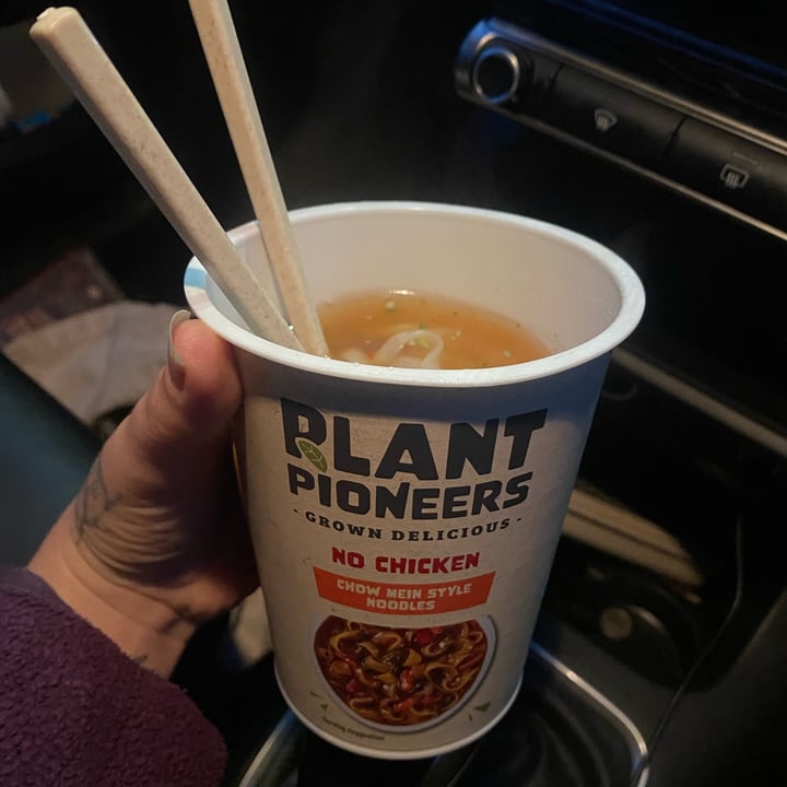 photo of Plant Pioneers no chicken chow mein style noodles shared by @robsm95 on  14 Sep 2022 - review