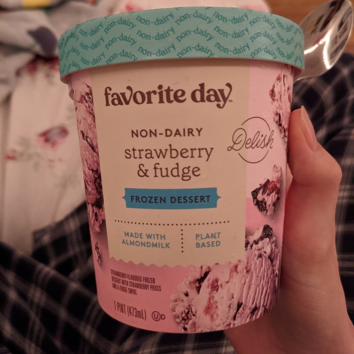 photo of Favorite day Strawberry & Fudge shared by @ghundley on  20 Jul 2021 - review