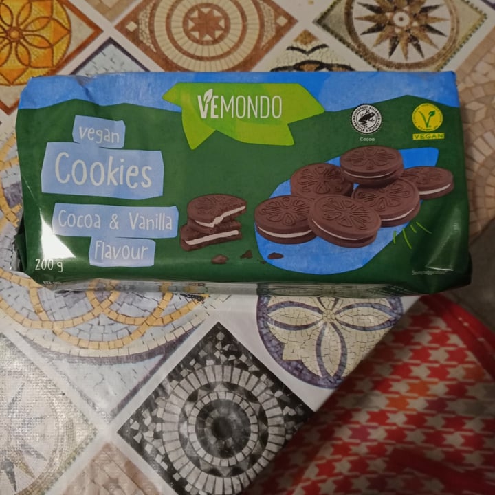 photo of Vemondo Vegan Cookies Cocoa & Vanilla Flavour shared by @4luglio1955 on  14 Nov 2021 - review