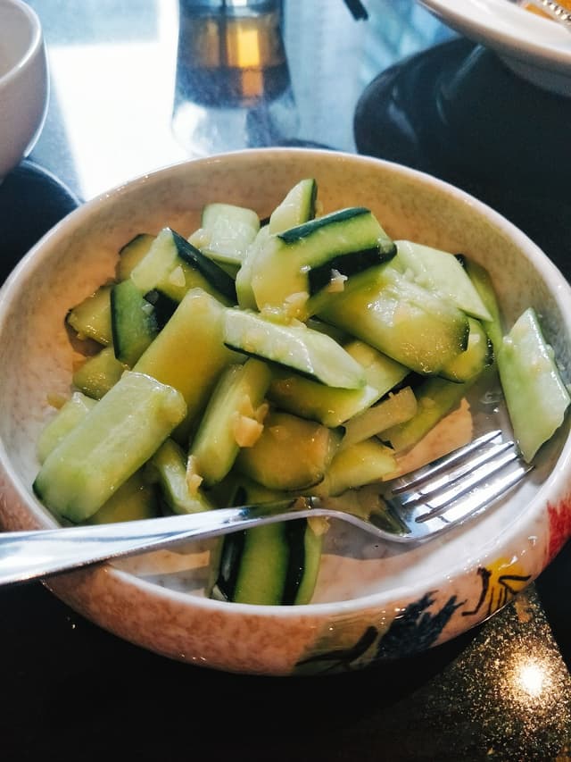 Foto do prato “Smashed Cucumber”