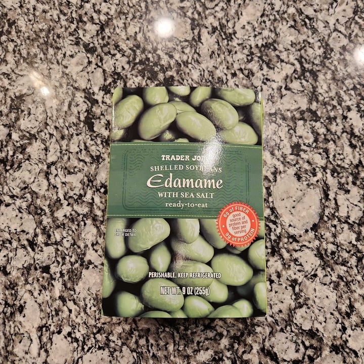 photo of Trader Joe's Edama shelled soybeans w sea salt fresh shared by @ambularfortheanimals on  02 Dec 2022 - review