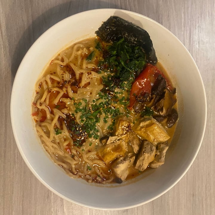 review photo of La Loncheria BCN Mike’s ramen shared by @claraceballos15 on 04 Dec 2022 - review